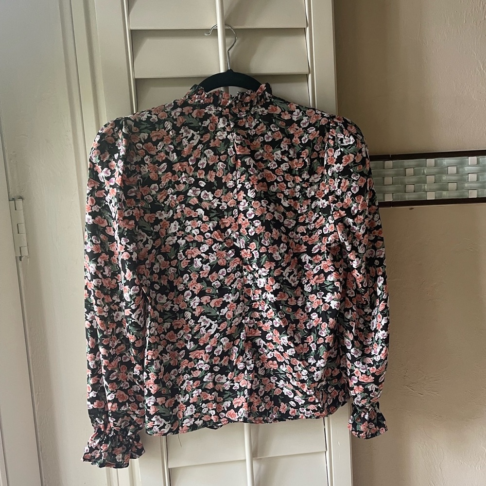 SHEIN blouse - Picture 3 of 5